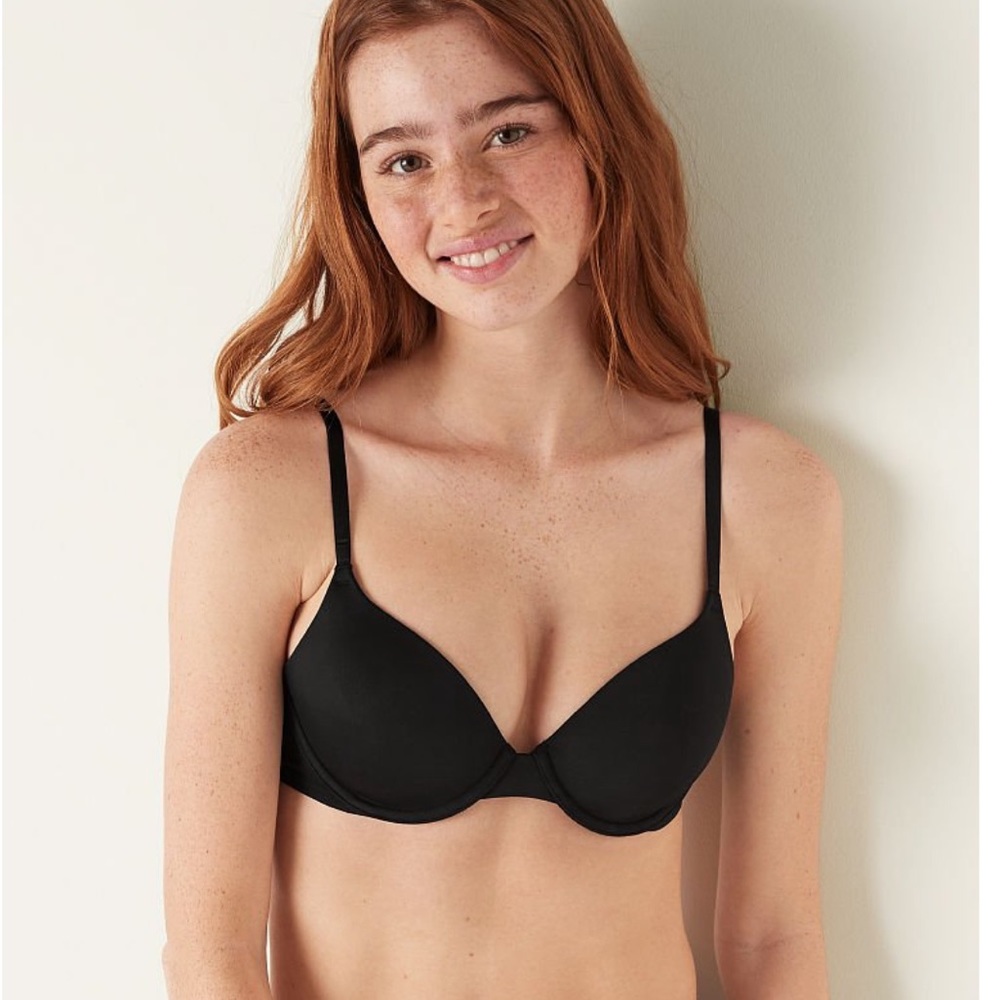 PINK Wear everywhere T-Shirt lightly-lined bra